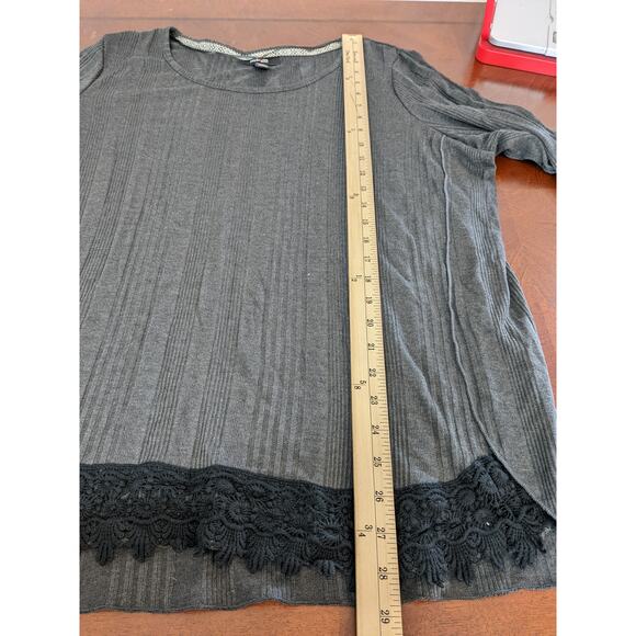 Style & Co Blouse 2X Gray Lace‎ Trim Hi Low Plus Long Sleeves Side Slit Crochet - Picture 9 of 11